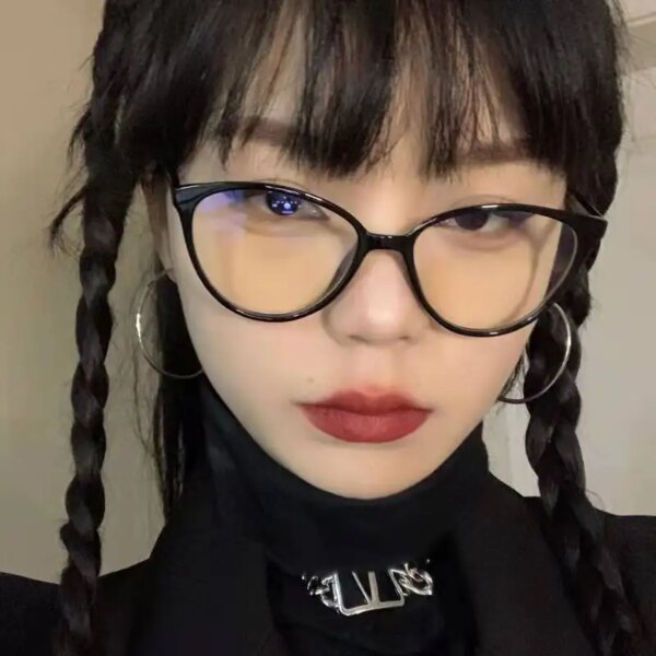 Vintage Cat Eye Glasses for Women: Transparent & Blue Light Filtering - Image 6