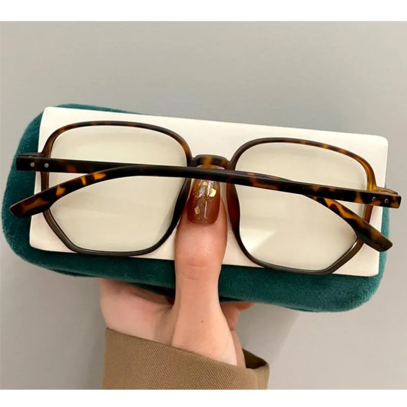 Large Square Frame Anti-Blue Light Glasses Women Computer Gaming Eye Protection Classic Plain Transparent Glasses Spectacles